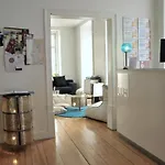 Lounge 호스텔 *